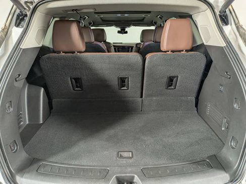 Used 2019 Buick Enclave Avenir w/ Avenir Technology Package image 10