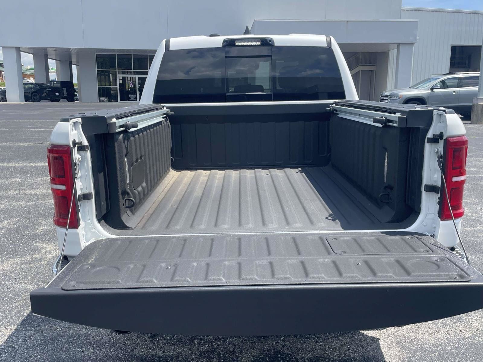 Used 2025 RAM 1500 Limited AWD/4WD image 8