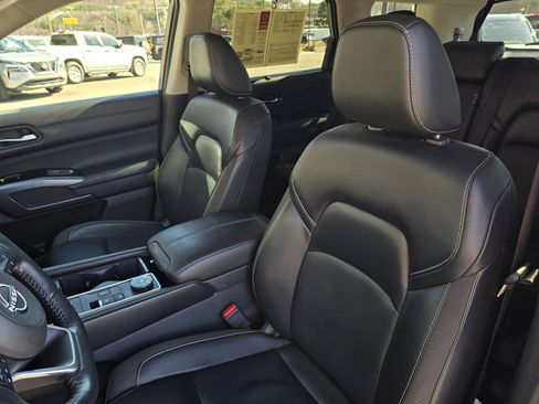 Used 2022 Nissan Pathfinder SL image 13