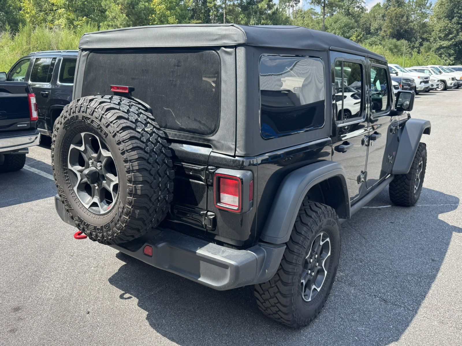 Used 2023 Jeep Wrangler Unlimited Rubicon AWD/4WD image 5