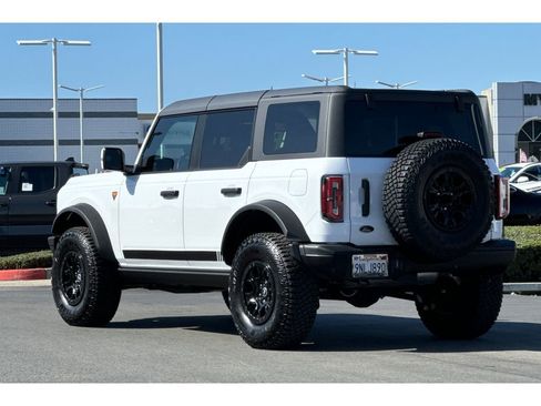 Used 2024 Ford Bronco Badlands image 6