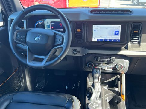 Certified 2023 Ford Bronco Badlands image 24