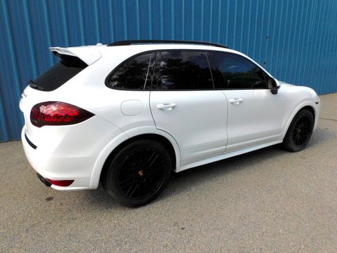 Used 2014 Porsche Cayenne GTS image 5