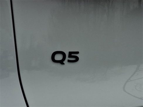 New 2025 Audi Q5 Premium Plus image 21