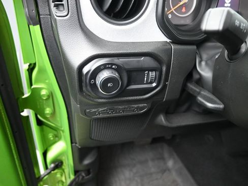 Used 2025 Jeep Wrangler Sport AWD/4WD image 13