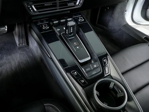 Certified 2022 Porsche 911 Carrera GTS image 19