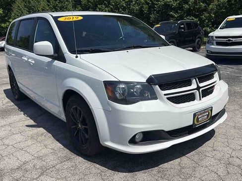 Used 2019 Dodge Grand Caravan GT FWD image 2