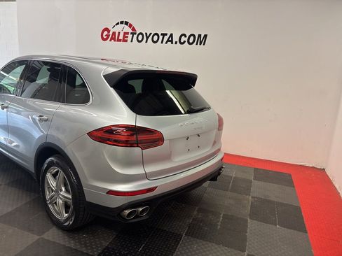 Used 2015 Porsche Cayenne S AWD/4WD image 10
