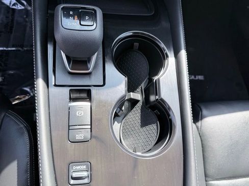 Used 2021 Nissan Rogue SL w/ Premium Package image 13