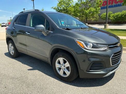 Used 2018 Chevrolet Trax LT w/ LT Convenience Package AWD/4WD image 2
