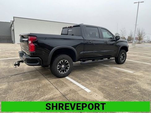 Used 2025 Chevrolet Silverado 1500 ZR2 w/ Technology Package image 4