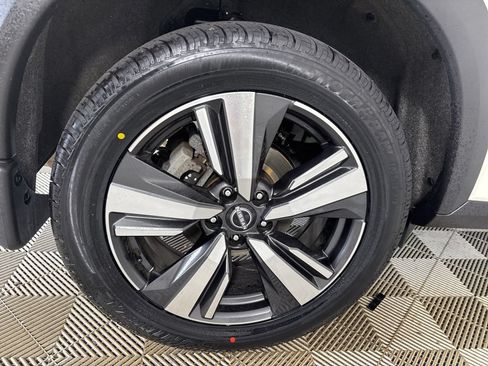 Used 2023 Nissan Rogue SL AWD/4WD image 33
