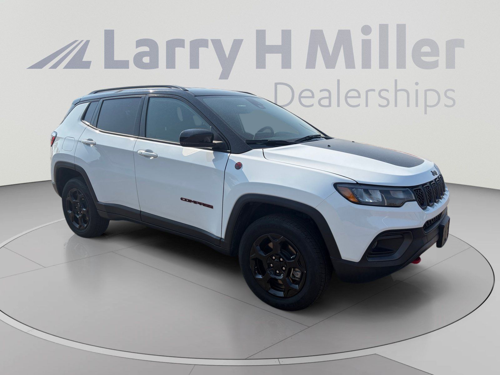 Used 2024 Jeep Compass Trailhawk AWD/4WD image 8