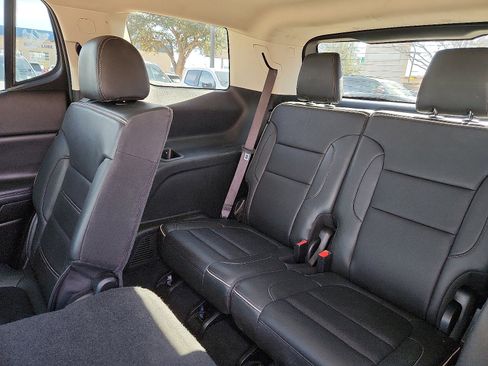 Used 2023 GMC Acadia Denali image 10