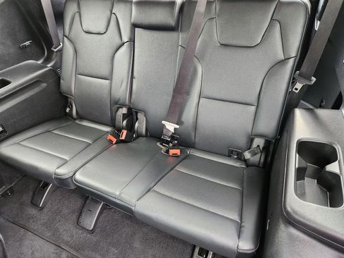 Certified 2025 Kia Telluride EX w/ EX Captain's Chair Package image 12