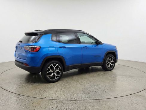 Used 2025 Jeep Compass Limited AWD/4WD image 9