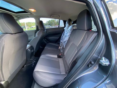 Used 2025 Subaru Crosstrek 2.0i Premium image 6