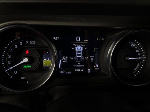 Used 2023 Jeep Wrangler Unlimited AWD/4WD image 21
