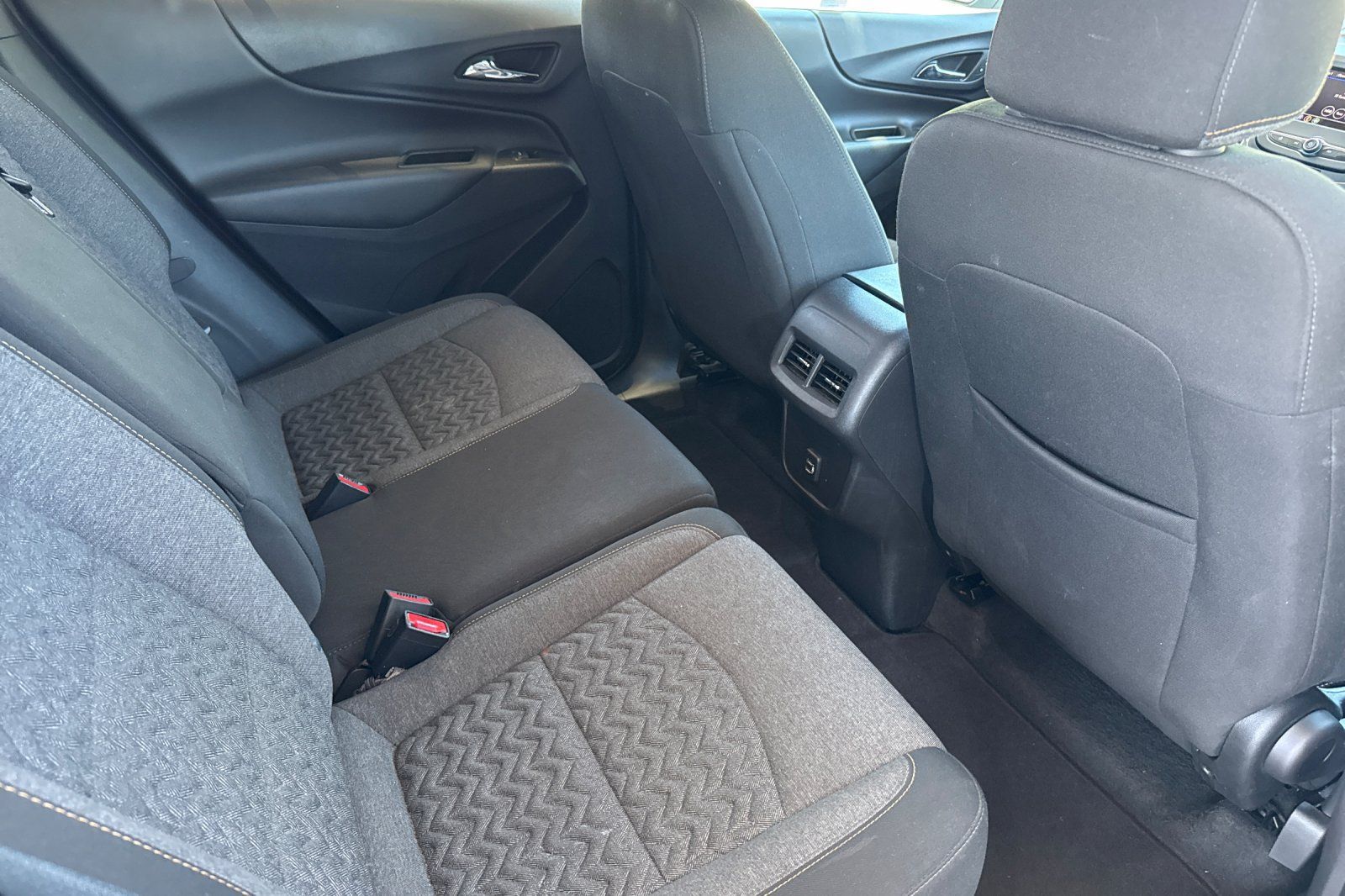 Used 2024 Chevrolet Equinox LT FWD image 23