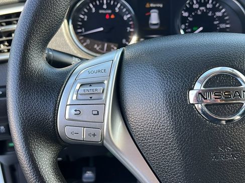 Used 2016 Nissan Rogue S w/ S Family Package FWD image 19
