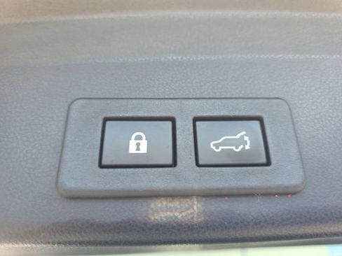 Used 2023 Subaru Ascent Touring AWD/4WD image 32