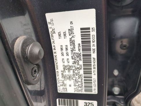 Used 2022 Toyota Tacoma TRD Off-Road image 31