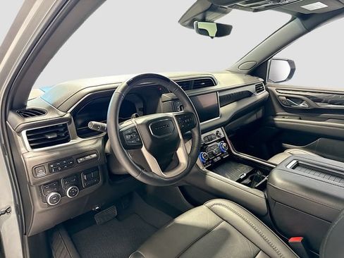Certified 2023 GMC Yukon Denali w/ Denali Reserve Package AWD/4WD image 9