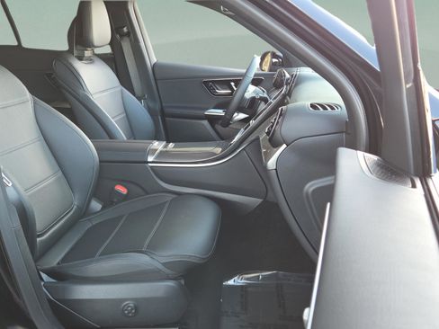 Used 2026 Mercedes-Benz GLC 300 image 18