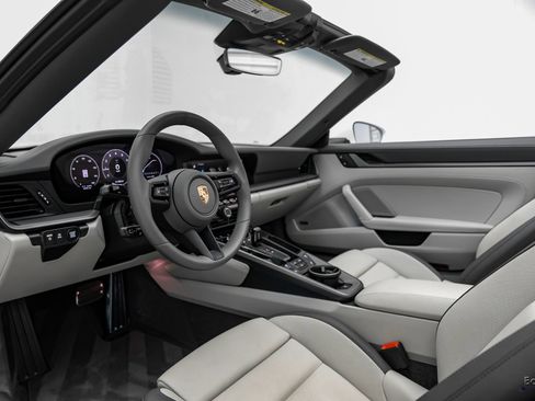 Used 2025 Porsche 911 Carrera RWD image 41