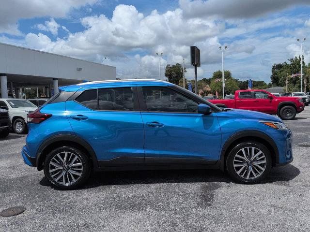 Certified 2024 Nissan Kicks SV FWD image 3