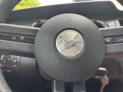 Used 2012 Ford Mustang GT RWD image 27