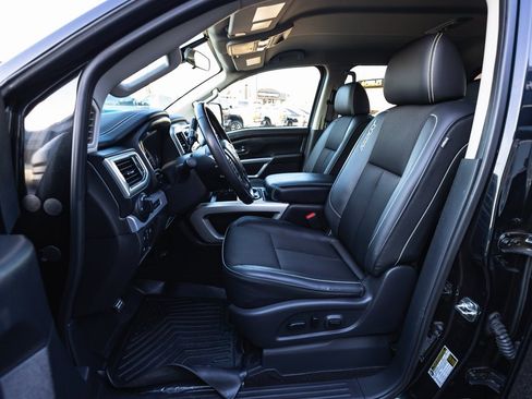 Used 2018 Nissan Titan PRO-4X image 26
