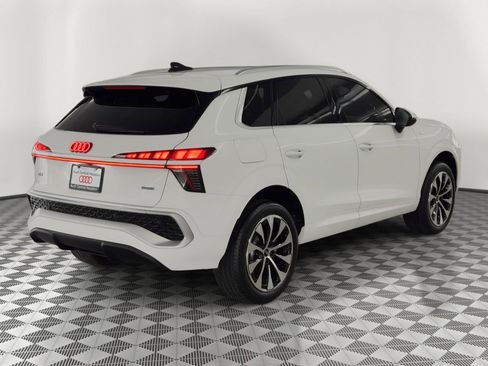 New 2026 Audi Q3 quattro 2.0T AWD/4WD image 9