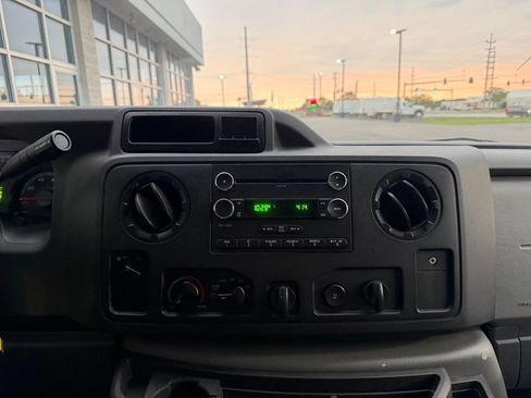 Used 2014 Ford E-150 and Econoline 150 Extended RWD image 15