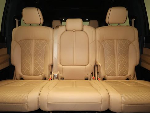 Used 2022 Jeep Grand Wagoneer Series III w/ Flexible Seating Group AWD/4WD image 33