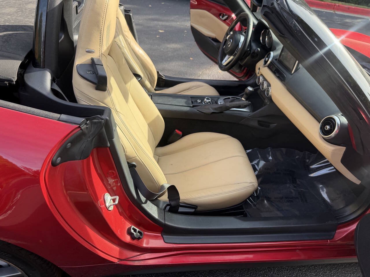 Used 2016 MAZDA MX-5 Miata Grand Touring RWD image 12