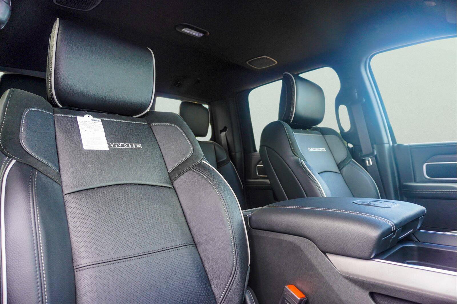 New 2027 RAM 2500 Laramie AWD/4WD image 17