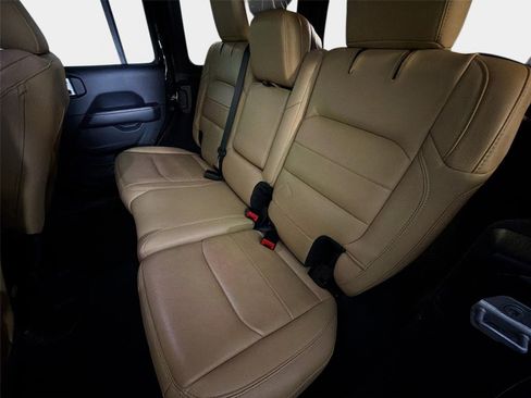 Used 2019 Jeep Wrangler Unlimited Sahara AWD/4WD image 20