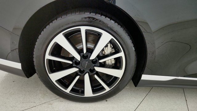 Used 2024 Lucid Air Pure RWD image 72