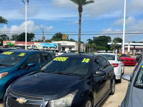 Used 2014 Chevrolet Cruze LTZ w/ RS Package FWD image 2