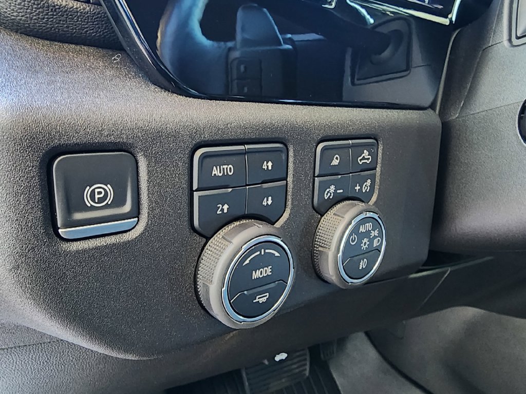 Used 2022 Chevrolet Silverado 1500 LTZ AWD/4WD image 18