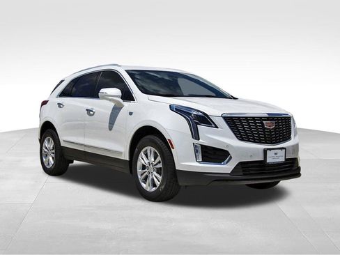 New 2025 Cadillac XT5 Luxury image 1