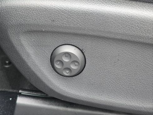 Used 2025 Mercedes-Benz GLE 450e 4MATIC image 36