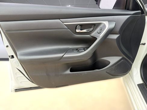 Used 2018 Nissan Altima 2.5 SR FWD image 13