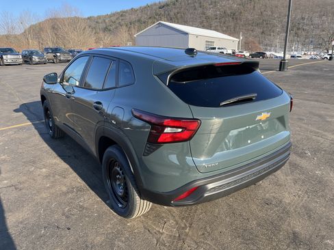 New 2026 Chevrolet Trax LS image 5