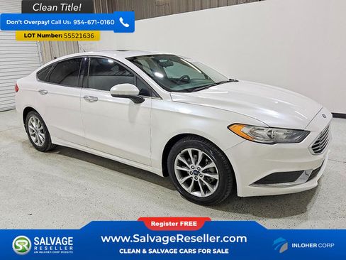 Used 2017 Ford Fusion SE w/ Fusion SE Technology Package FWD image 5
