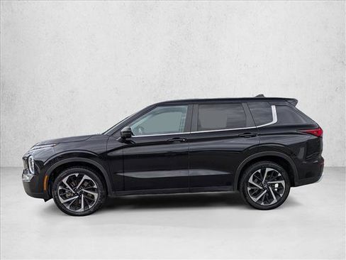 Used 2024 Mitsubishi Outlander SE image 8