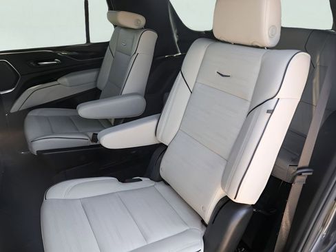 Used 2024 Cadillac Escalade Sport w/ LPO, ONYX Package image 29