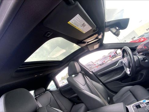 Used 2024 BMW i4 eDrive40 image 13