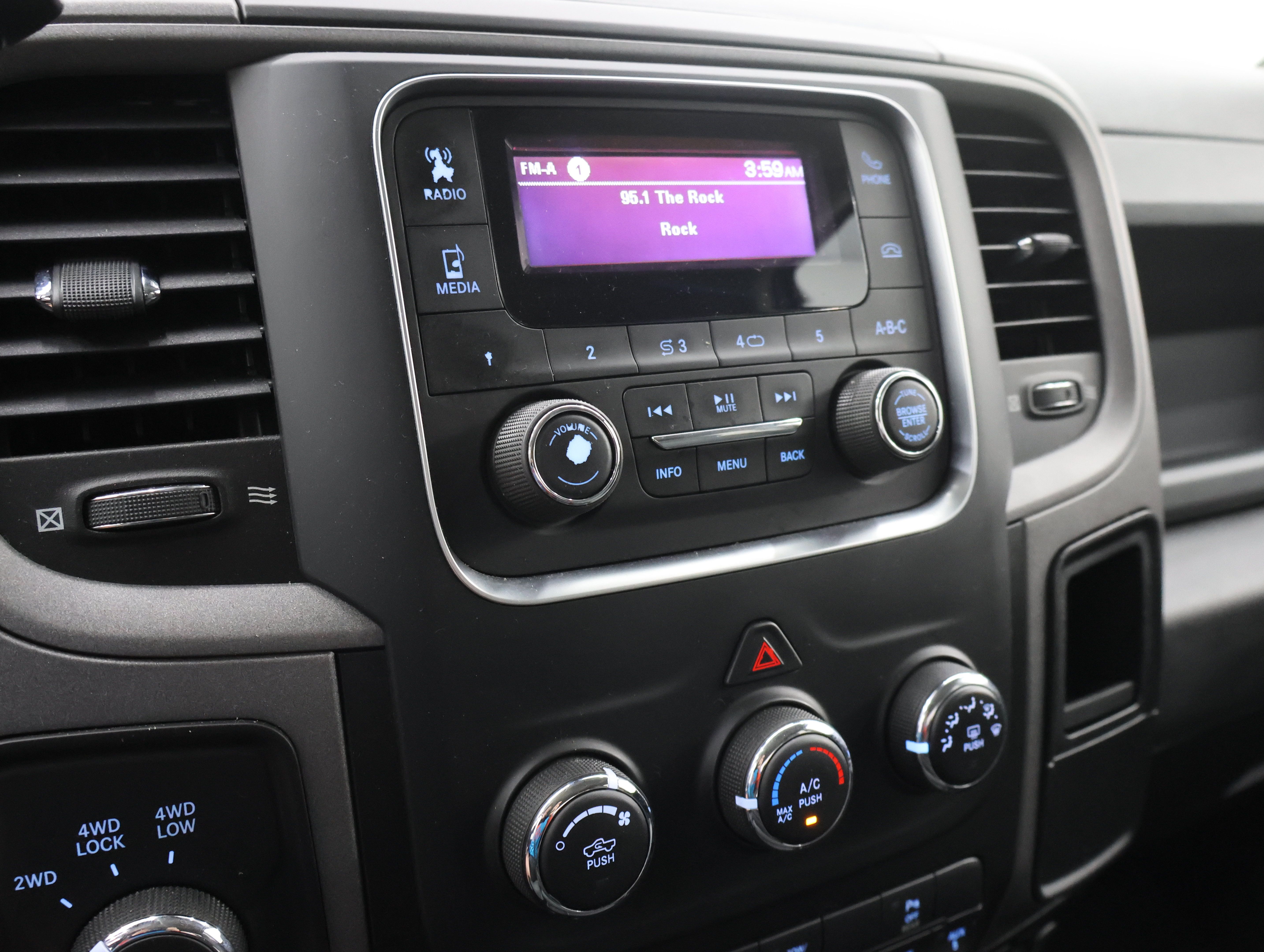 Used 2018 RAM 2500 Tradesman w/ Chrome Appearance Group AWD/4WD image 11
